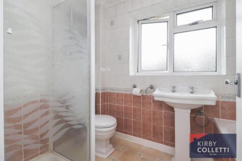 BATH/SHOWER ROOM