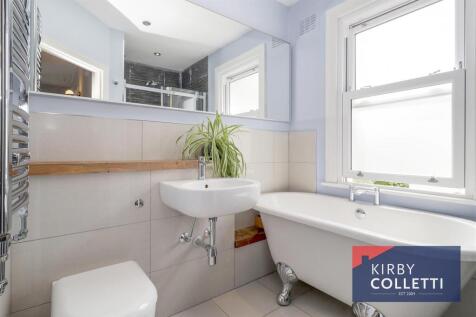 BATH/SHOWER ROOM