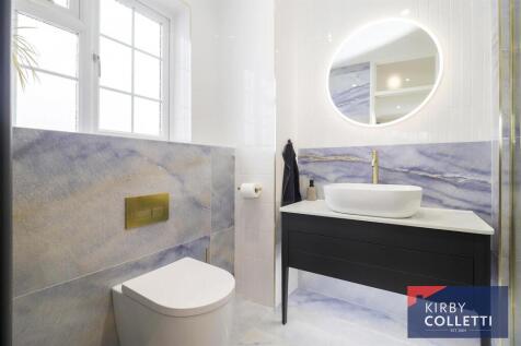 EN SUITE SHOWER ROOM TO BEDROOM ONE