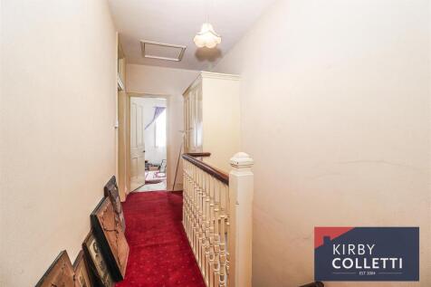 FIRST FLOOR LANDING