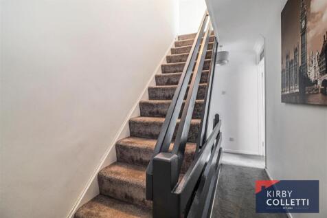 FIRST FLOOR LANDING