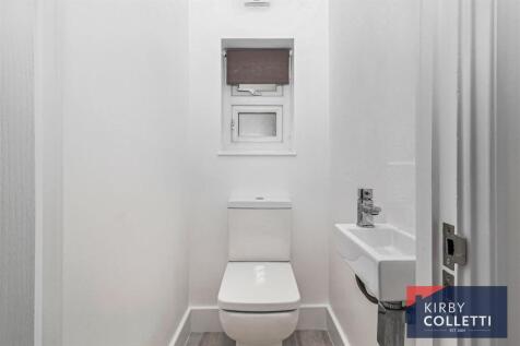 GROUND FLOOR W.C.