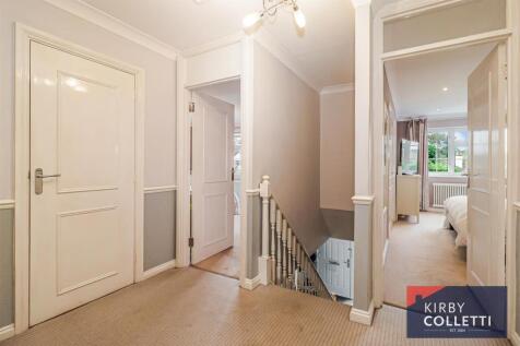 FIRST FLOOR LANDING