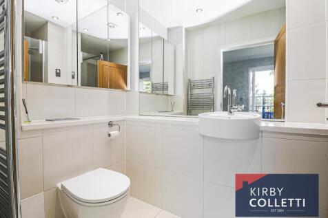 EN SUITE SHOWER ROOM TO BEDROOM ONE