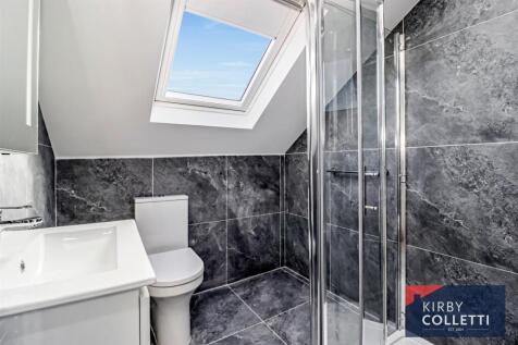 EN SUITE SHOWER ROOM