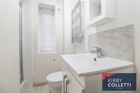 EN SUITE SHOWER ROOM TO BEDROOM ONE