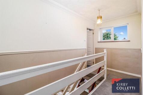 FIRST FLOOR LANDING