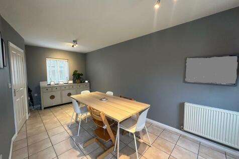 Kitchen/Dining Room &#39;L&#39; Shape