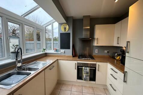 Kitchen 5.jpg