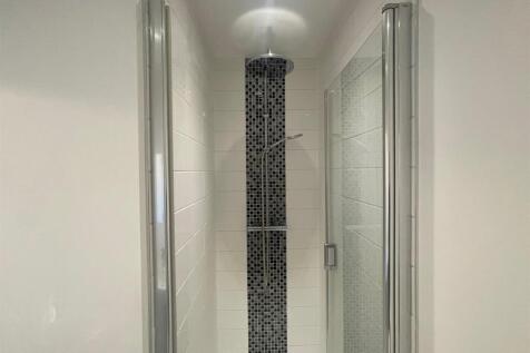 Shower Room 2.jpg