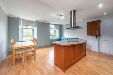 KITCHEN/DINNER AND LOUNGE
