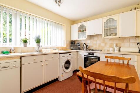 LIVING ROOM AND KITCHEN/DINER