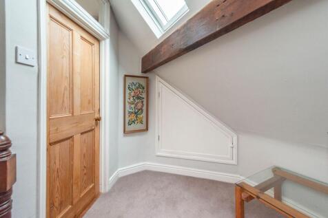 ENTRANCE HALLWAY AND LANDINGS