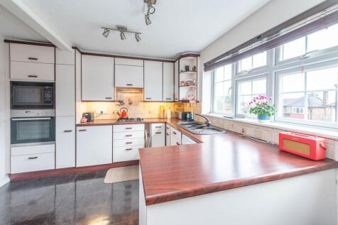 KITCHEN, LIVING ROOM AND DINER