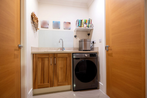 UTILITY ROOM/DOWNSTAIRS W/C