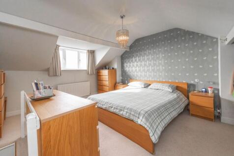 THREE DOUBLE BEDROOMS AND BATHROOM