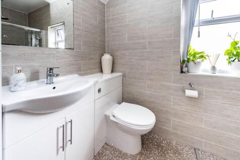 DOUBLE BEDROOMS AND SHOWER ROOM