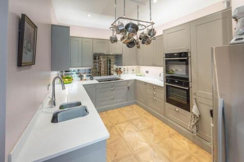 STUNNING EXTENDED KITCHEN/LIVING/DINING ROOM