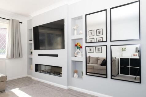 KITCHEN DINER AND LOUNGE