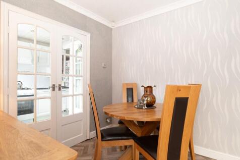 KITCHEN DINER AND LOUNGE
