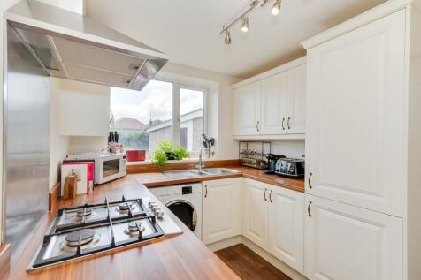 KITCHEN, DINER AND LIVING ROOM