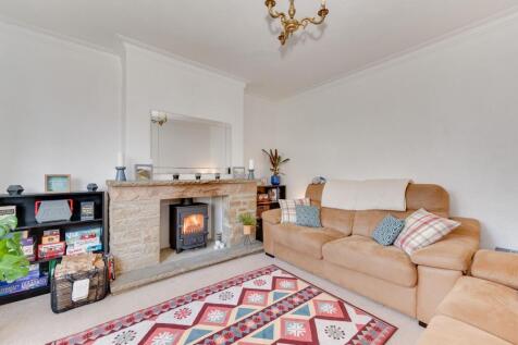 KITCHEN, DINER AND LIVING ROOM