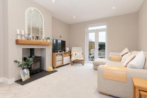 KITCHEN AND LIVING ROOM/DINING ROOM