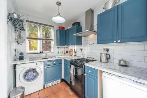 KITCHEN,DINER AND LIVING ROOM