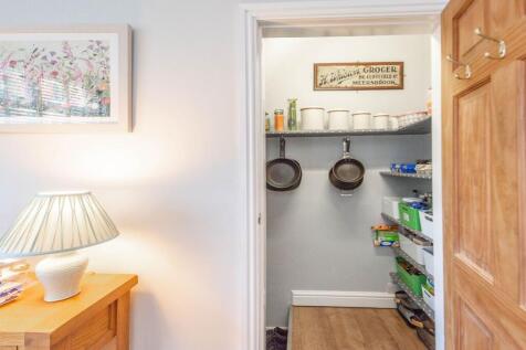 KITCHEN,DINER AND LIVING ROOM