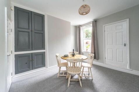 KITCHEN, DINER AND LOUNGE