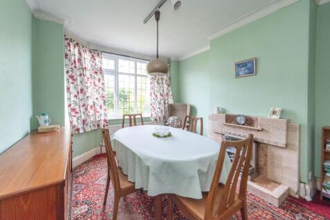 KITCHEN, DINER AND LOUNGE