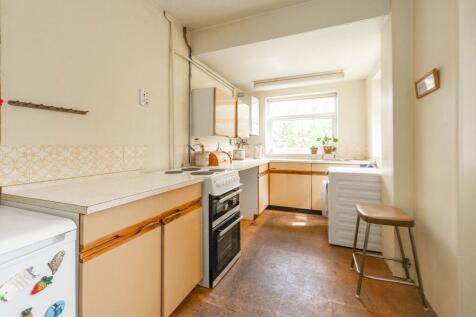 KITCHEN, DINER AND LOUNGE