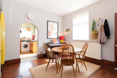 LIVING ROOM, DINER AND KITCHEN