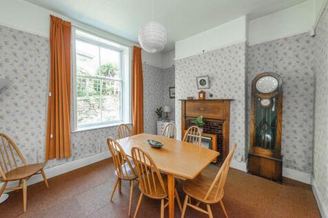 KITCHEN/DINER AND MORNING BREAKFAST ROOM