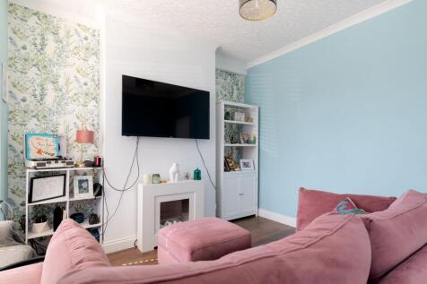 KITCHEN/DINER AND LIVING ROOM