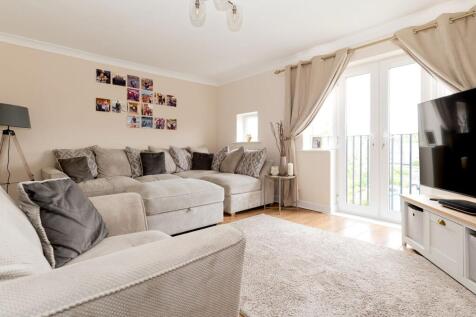 LIVING ROOM, KITCHEN AND DINER