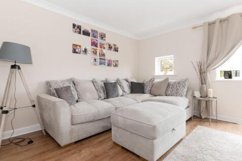 LIVING ROOM, KITCHEN AND DINER