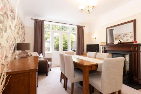 LOUNGE KITCHEN AND DINING ROOM