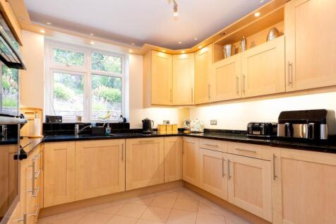 LOUNGE KITCHEN AND DINING ROOM