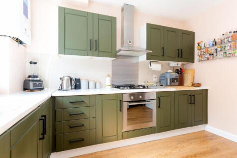 KITCHEN DINER AND LOUNGE