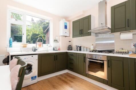 KITCHEN DINER AND LOUNGE