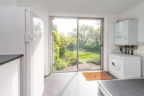 UTILITY ROOM AND WC