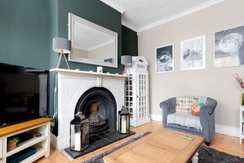 KITCHEN DINER AND LOUNGE
