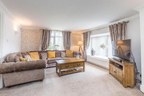 RECEPTION ROOMS AND KITCHEN