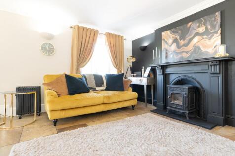 RECEPTION ROOMS AND KITCHEN