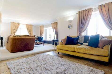 RECEPTION ROOMS AND KITCHEN