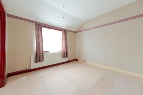 BEDROOMS AND UPSTAIRS WC