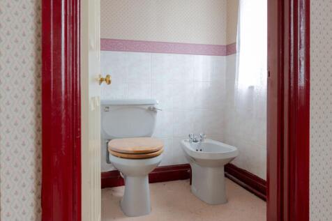 BEDROOMS AND UPSTAIRS WC