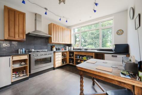 KITCHENS AND RECEPTION ROOMS