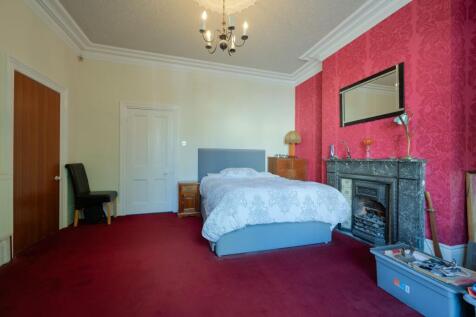 KITCHENS AND RECEPTION ROOMS